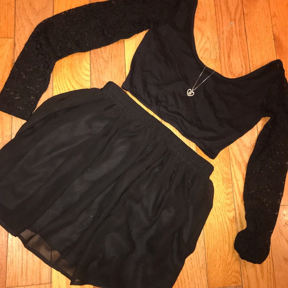 💗Forever 21 Black Long Sleeve Lace Crop Top (S)💗
